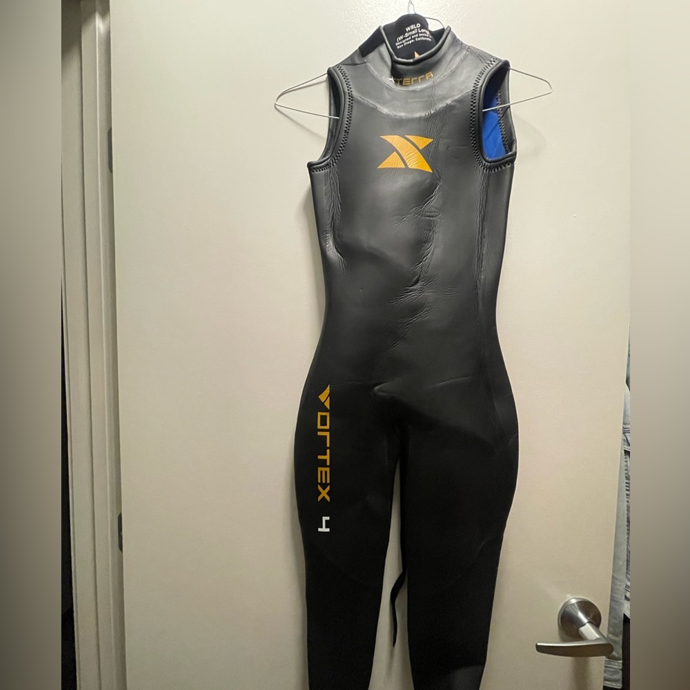 Xterra Women’s Small-long sleeveless wetsuit